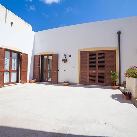 Bianco Sale Trapani Bed & Breakfast Rilievo Bagian luar foto