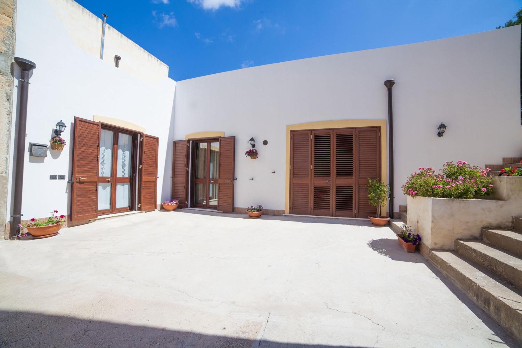 Bianco Sale Trapani Bed & Breakfast Rilievo Bagian luar foto