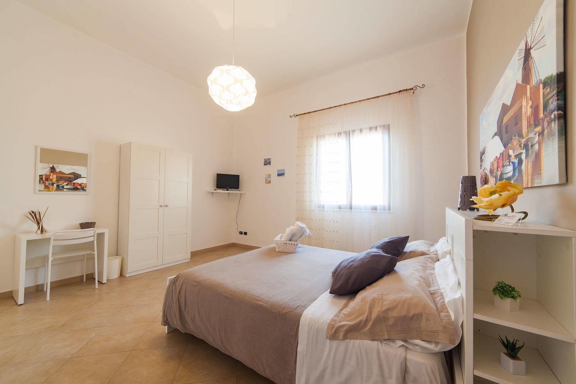 Bianco Sale Trapani Bed & Breakfast Rilievo Bagian luar foto