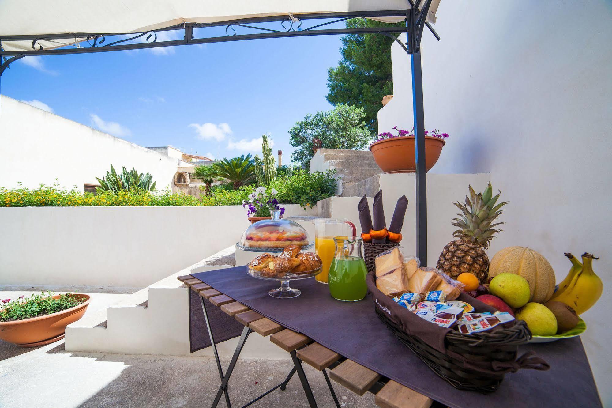 Bianco Sale Trapani Bed & Breakfast Rilievo Bagian luar foto